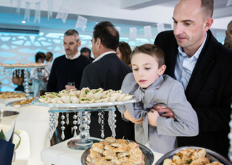 fête nourriture invités - location salle de réception isère